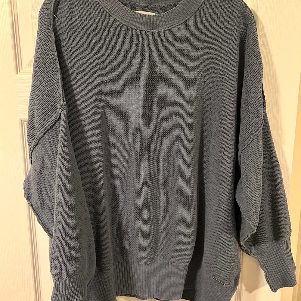 ABERCROMBIE OVERSIZED SWEATER